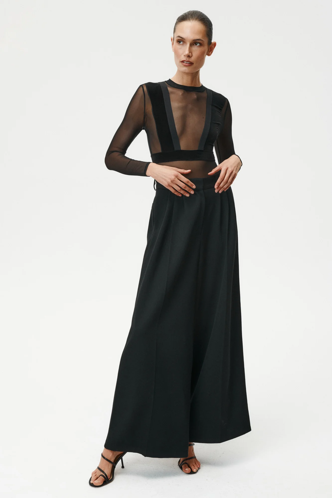 Body It Suits You Czarne - Image 3
